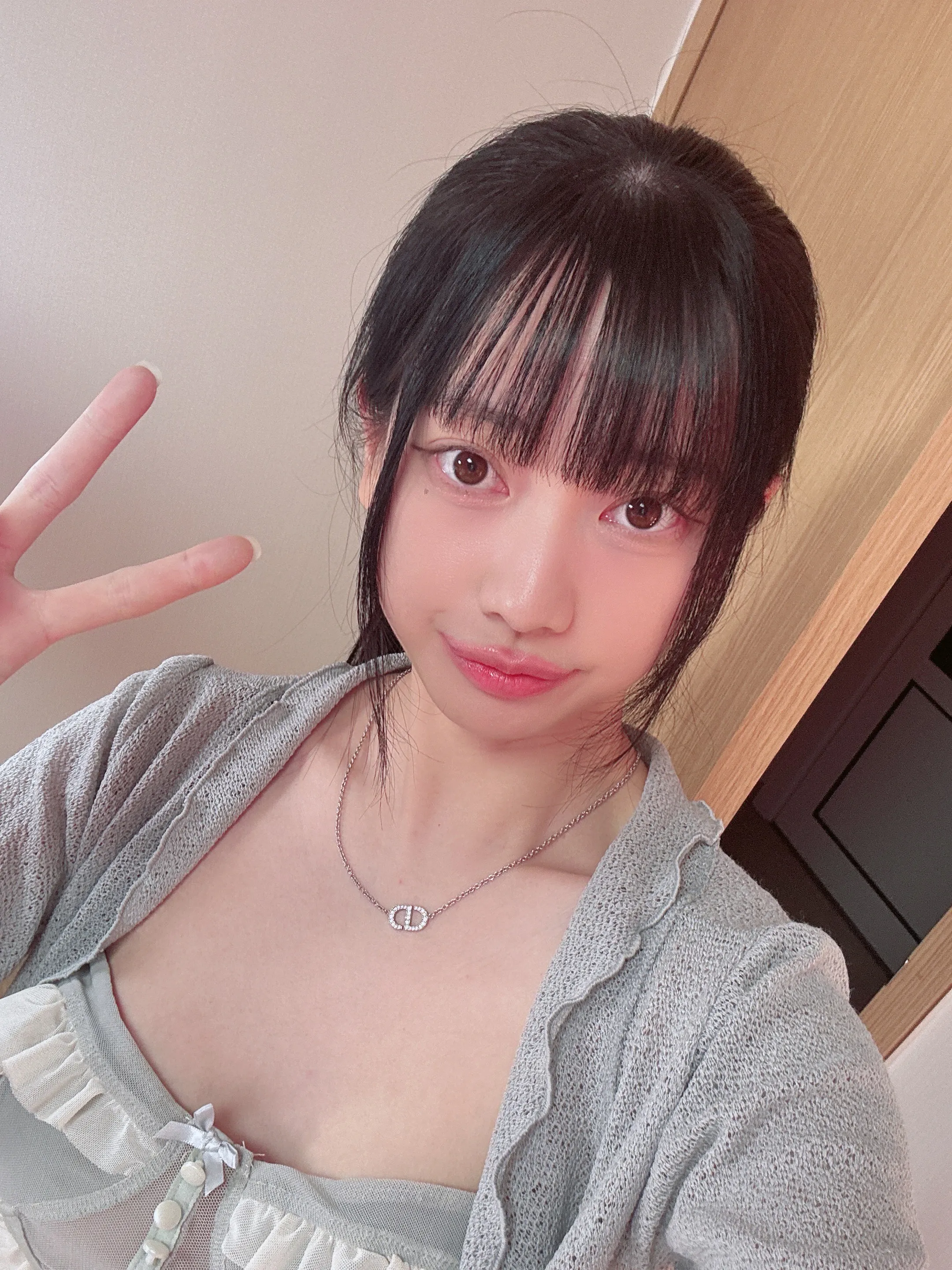 Hi! this is Badayun (바다윤), feel free to chat :)